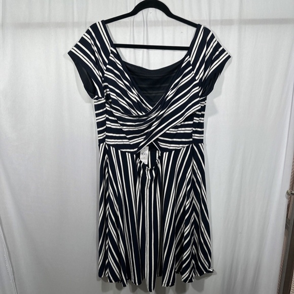 NWT $70 LOFT Plus [ 16 16W‎ ] Striped Wrap Back Flare Dress in Blue White #T1512 - Picture 12 of 15
